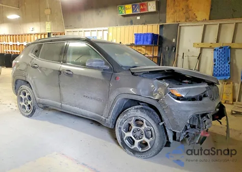 2022 Jeep Compass Trailhawk z USA, uszkodzony, nr VIN 3C4NJDDB2NT153415